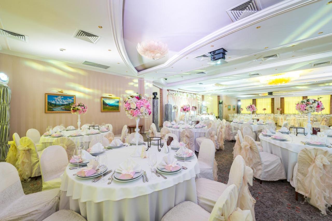 Grand Tien Shan Hotel Almaty Extérieur photo