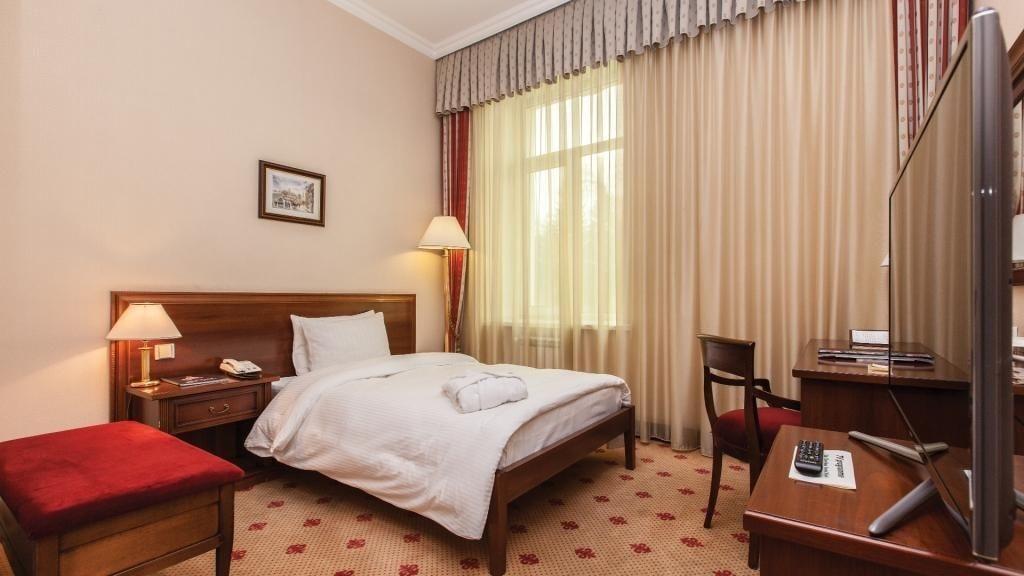 Grand Tien Shan Hotel Almaty Extérieur photo