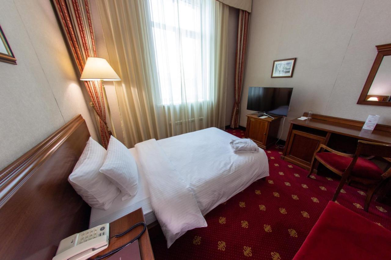 Grand Tien Shan Hotel Almaty Extérieur photo