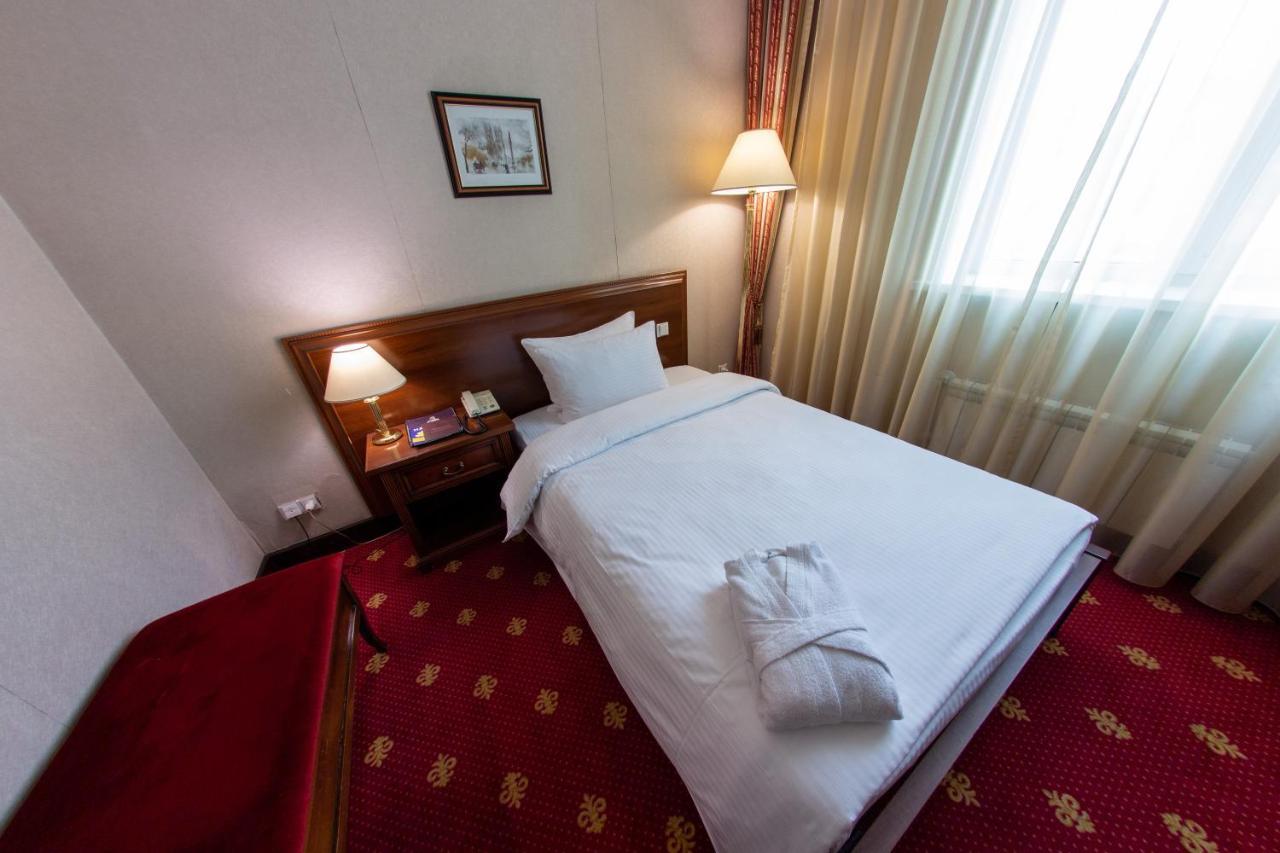 Grand Tien Shan Hotel Almaty Extérieur photo