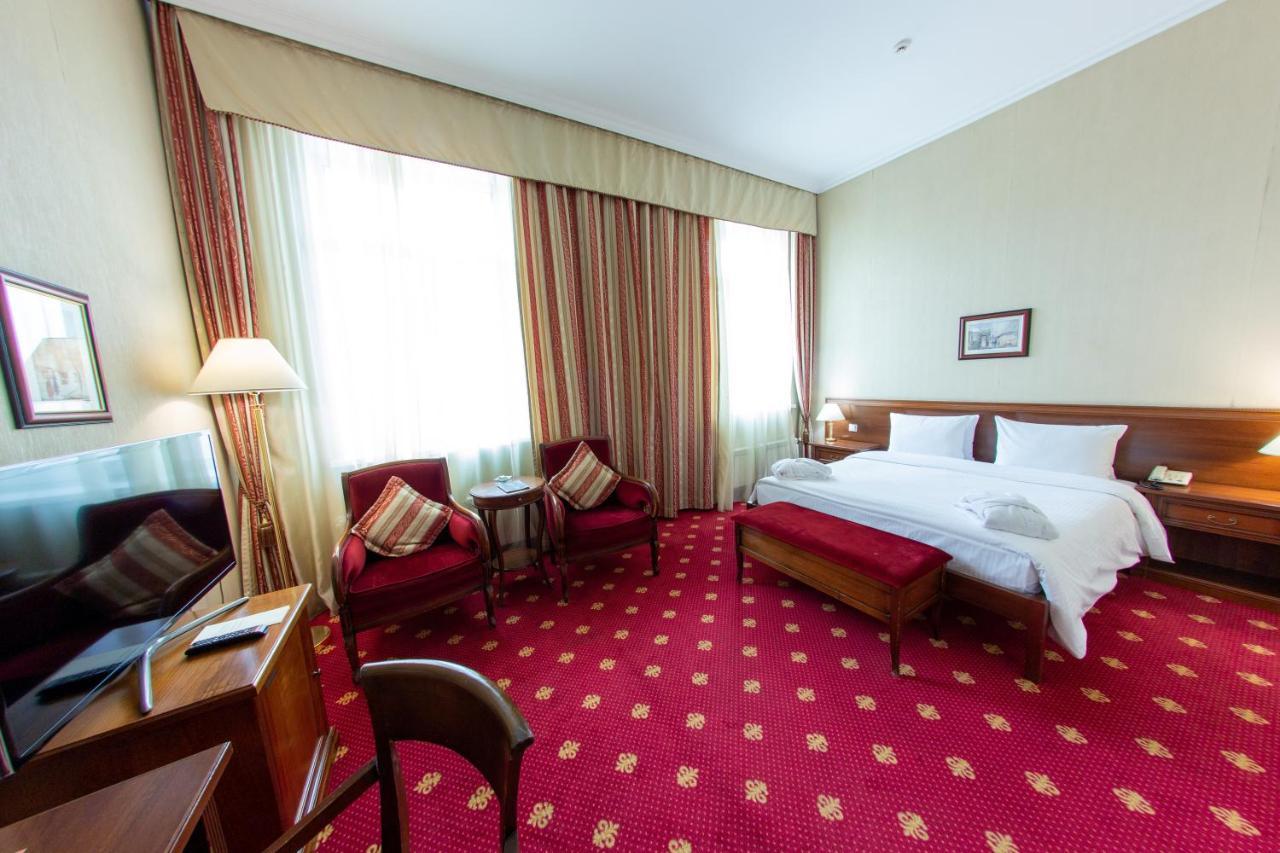 Grand Tien Shan Hotel Almaty Extérieur photo