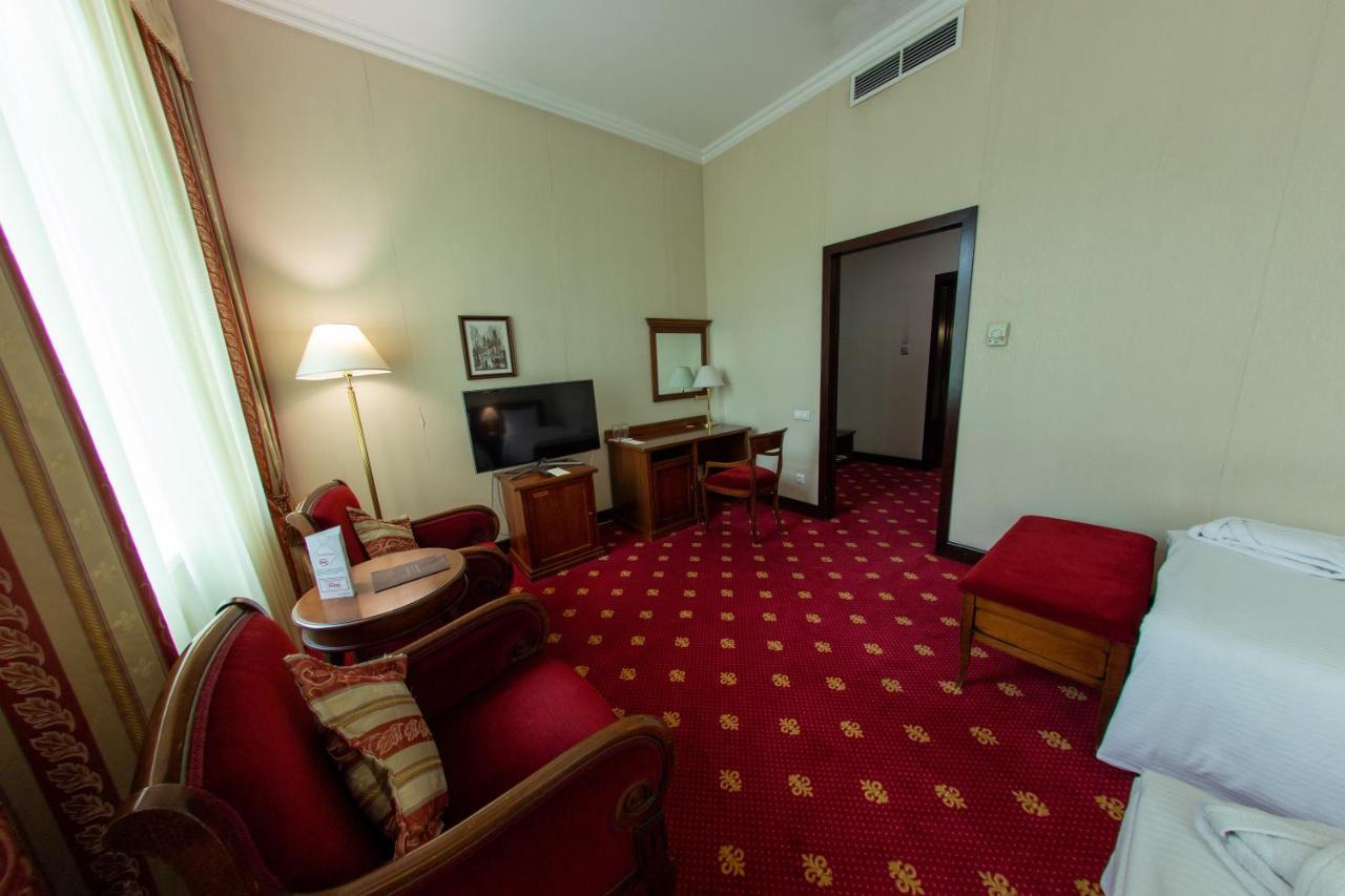 Grand Tien Shan Hotel Almaty Extérieur photo