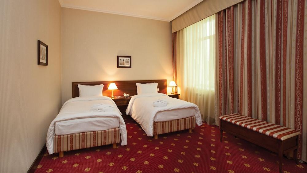 Grand Tien Shan Hotel Almaty Extérieur photo