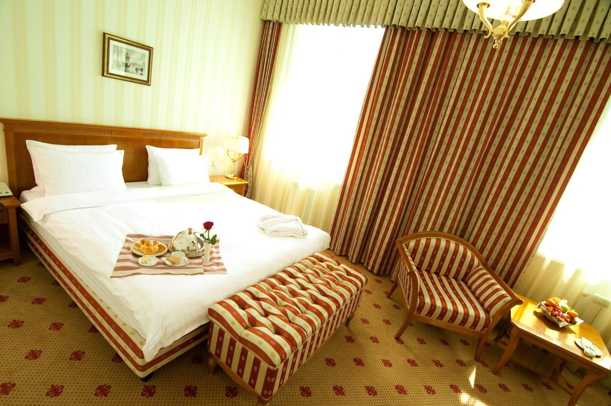 Grand Tien Shan Hotel Almaty Chambre photo