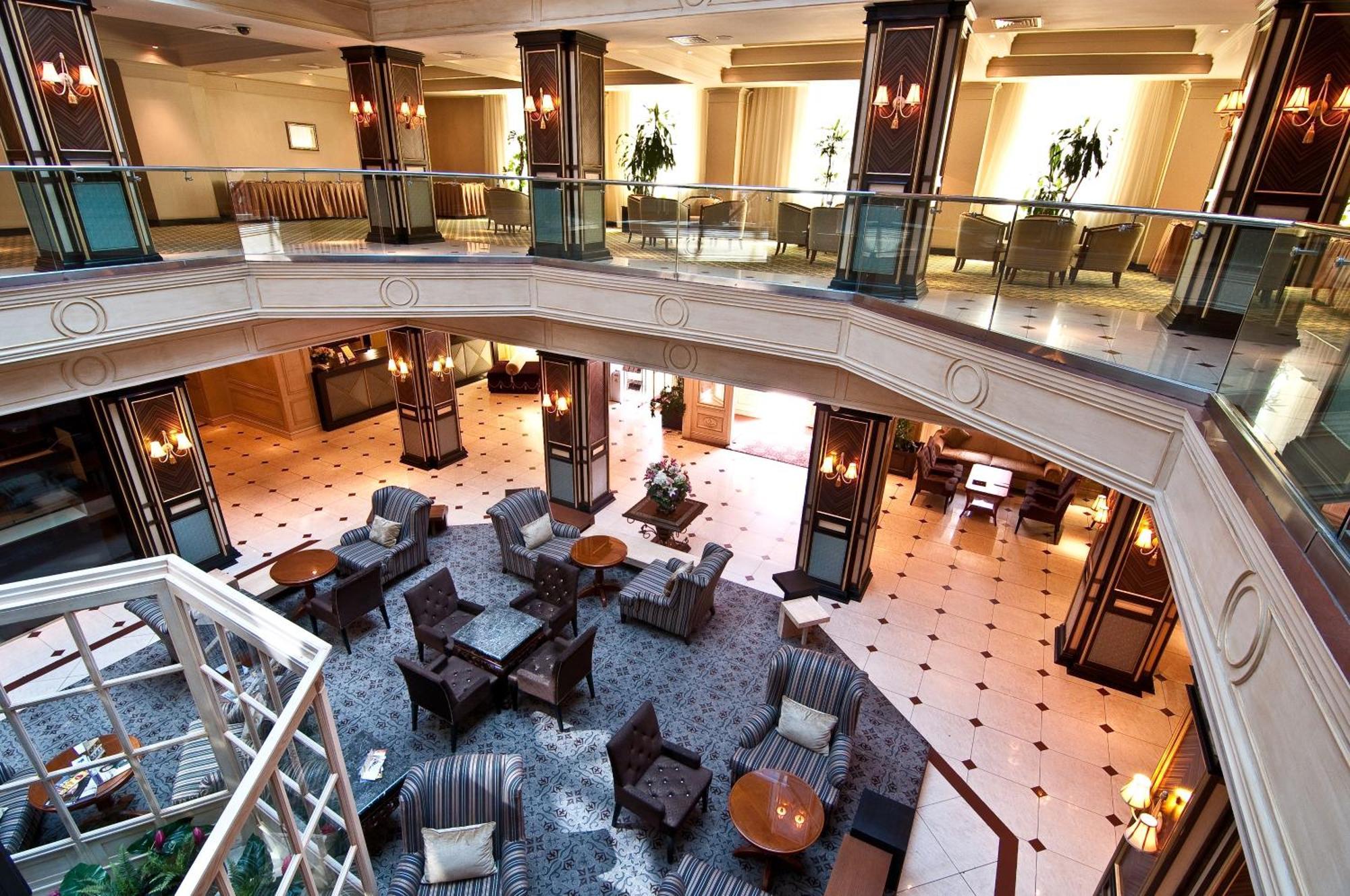 Grand Tien Shan Hotel Almaty Restaurant photo
