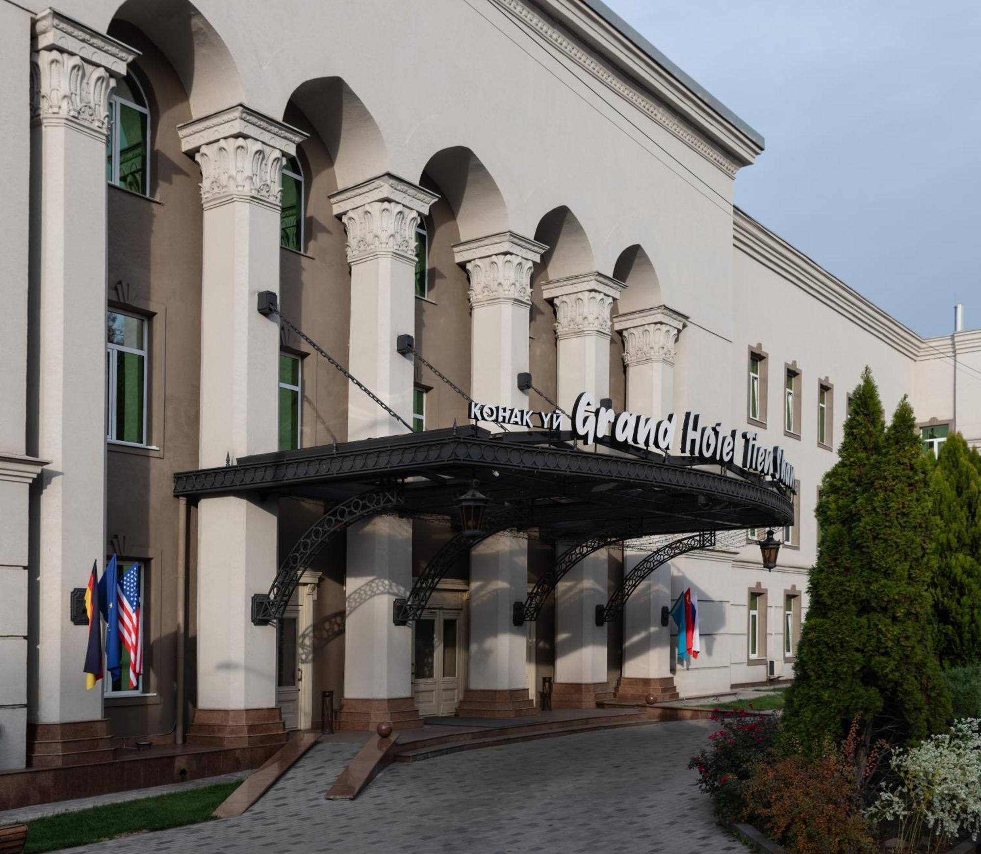 Grand Tien Shan Hotel Almaty Extérieur photo