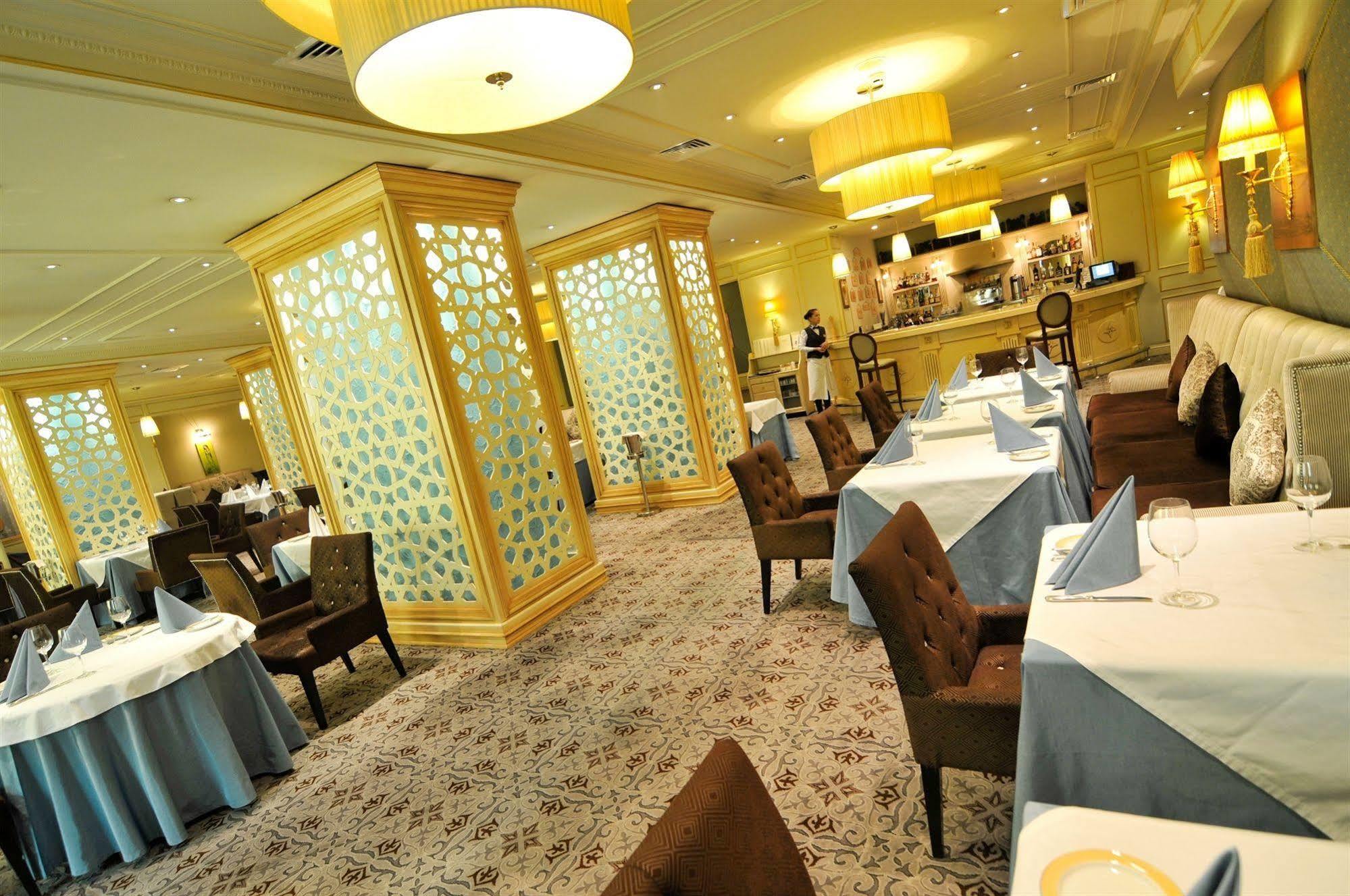 Grand Tien Shan Hotel Almaty Restaurant photo
